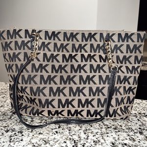 Michael Kors Jet Set Chain Tote